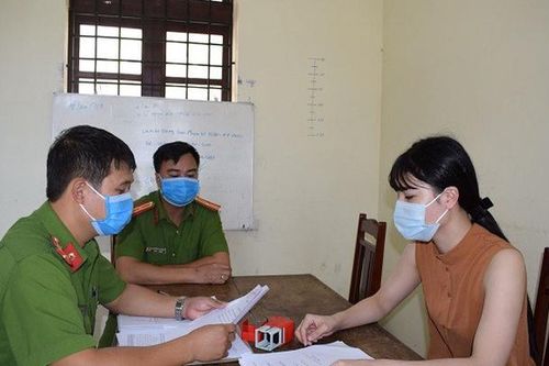 Sập bẫy 'chạy trường tốt', nhiều phụ huynh ngậm quả đắng