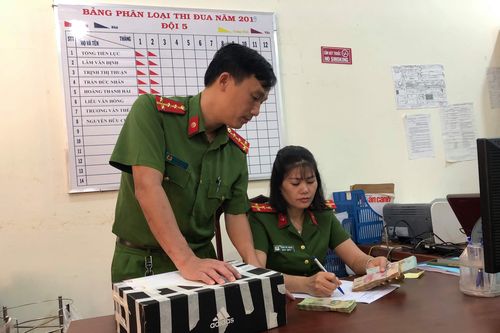 Triệt phá tụ điểm đánh bạc dưới hình thức ghi số đề với số tiền gần 2 tỷ đồng