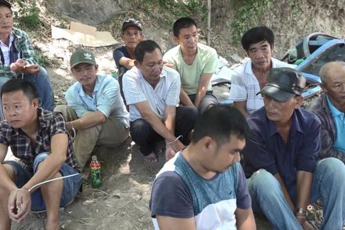 Bắt giữ hơn 40 đối tượng đang say sưa sát phạt nhau trên sới gà