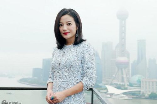 Xôn xao clip Triệu Vy giận dữ vứt đồ, lớn tiếng quát mắng diễn viên trên phim trường