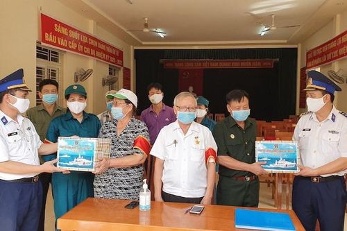 Bộ Tư lệnh Vùng Cảnh sát biển 1 thăm, động viên các chốt phòng, chống dịch bệnh