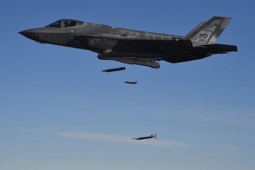 Xem tiêm kích F-35 của Hà Lan rải 16 quả bom trong cuộc thử nghiệm