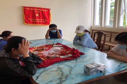 Đà Nẵng: Bắt quả tang nhóm đánh bạc bất chấp lệnh giãn cách xã hội
