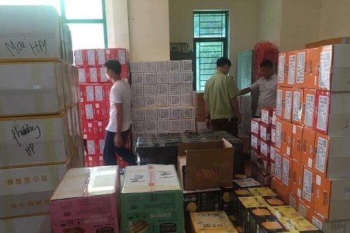 Chặn đường 10 tấn bánh trung thu Trung Quốc vào Việt Nam
