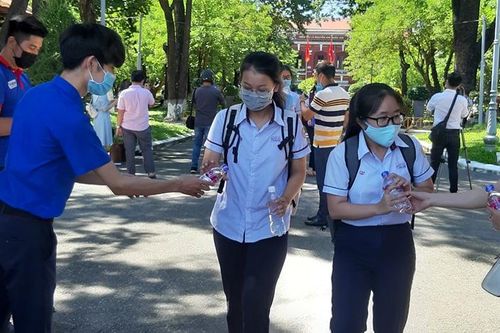 Học viên, sinh viên từ vùng dịch về nhập học tại Thừa Thiên Huế phải cách ly y tế