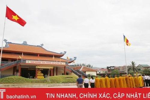 Thượng cờ Tổ quốc tại một số cơ sở tôn giáo ở Hà Tĩnh