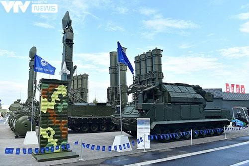 Ngắm dàn vũ khí tối tân bên lề Army Games 2020 ở Nga
