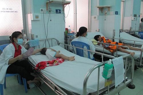 Sốt xuất huyết gia tăng tại TP.HCM, nhiều bệnh nhi sốc nặng