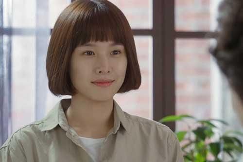 Bà hàng xóm qua chơi thấy nồi canh rau đã chê bai, bố chồng tôi đỡ lời khiến bà ấy 'cun cút' quay về