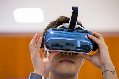Thâu tóm công ty khởi nghiệp VR Spaces, Apple sẽ sớm ra mắt kính thực tế ảo?