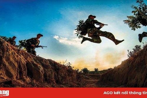 Kỷ niệm 75 năm ngày truyền thống Lực lượng vũ trang tỉnh An Giang (26-8-1945 -- 26-8-2020): 75 năm 'Chiến đấu anh hùng - xây dựng sáng tạo'