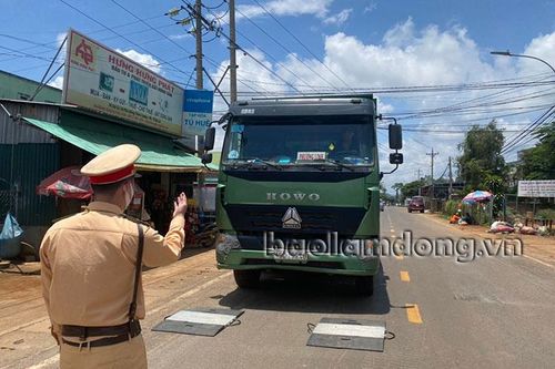 Xử phạt xe quá tải trọng, chiều cao trên tỉnh lộ 725