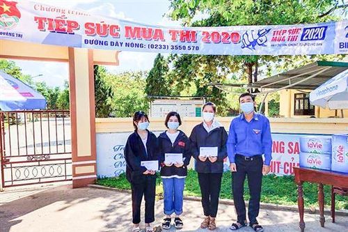 Tiếp sức mùa thi giữa mùa dịch