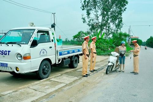 Bằng lái xe hạng B sẽ được giữ nguyên thời hạn 10 năm