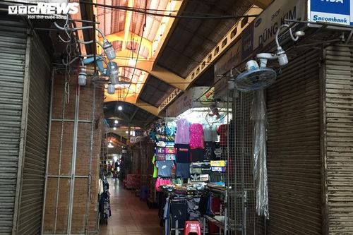 Ngày không nổi một bóng khách, tiểu thương chợ Bến Thành đồng loạt trả sạp