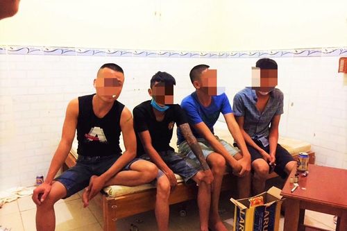 Giữa mùa dịch COVID-19, nhóm thanh niên thuê phòng massage để sử dụng ma túy