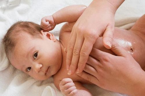 Nguyên nhân gây đầy bụng, khó tiêu ở trẻ nhỏ