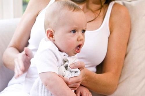 Mách mẹ cách xử lý đầy bụng khó tiêu hiệu quả cho bé