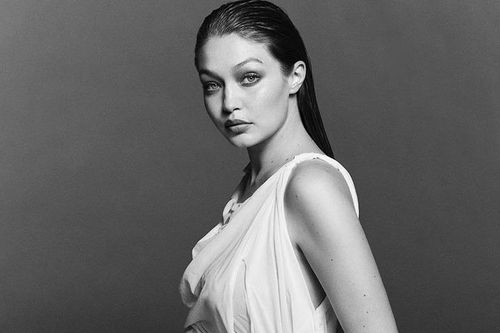Dân mạng 'rần rần' với ảnh khoe bụng bầu đẹp ngút ngàn của Gigi Hadid