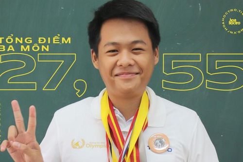 Cậu bạn 'Văn Toán song toàn': Toán đạt 9,6 điểm, Văn cũng suýt soát với 8,75
