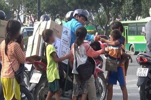 Không để tái diễn tình trạng người lang thang xin ăn