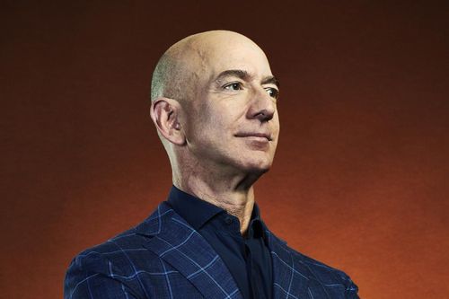 Jeff Bezos là người đầu tiên có tài sản hơn 200 tỷ USD