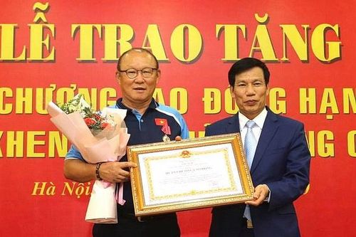 HLV Park: 'Tôi cảm thấy trách nhiệm nặng nề với bóng đá Việt Nam'