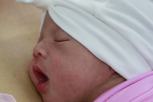 Người phụ nữ sinh đôi sau 11 năm hiếm muộn