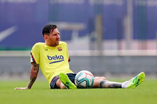 Bóng đá hôm nay 27/8: Messi vẫn tập luyện cùng Barcelona, MU công bố tân binh