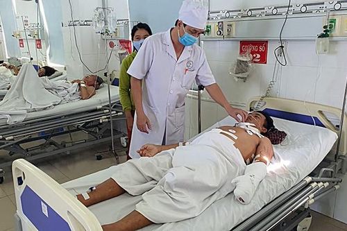 Tin nóng ngày 27/8: Thiếu niên 15 tuổi bị chém dã man