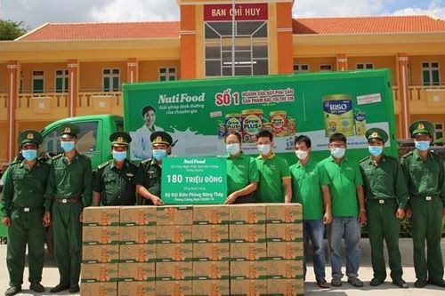 Nutifood trao tặng quà các chốt phòng, chống dịch thuộc BĐBP Đắk Lắk và BĐBP Đồng Tháp