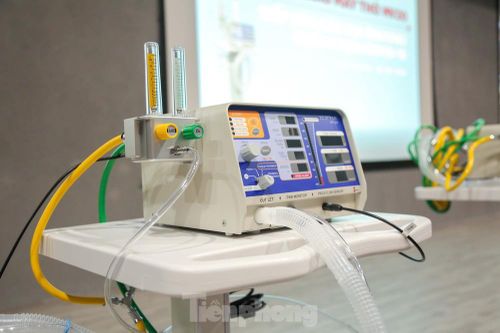 Bàn giao 540 máy thở MV20 cho 8 địa phương để điều trị COVID-19