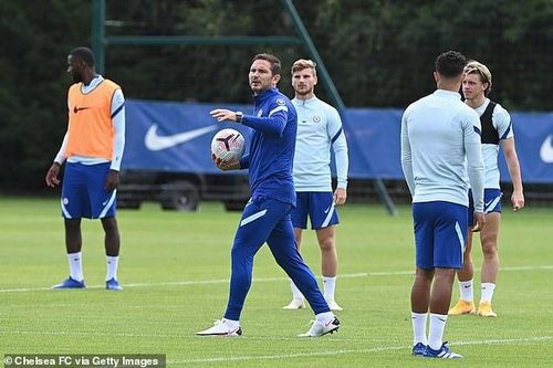 Bốn cầu thủ mắc COVID-19, Chelsea 'run rẩy' trước mùa giải mới