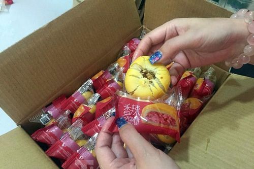 Thị trường ngày 27/8: Bắt giữ hàng tấn bánh trung thu không rõ nguồn gốc