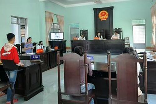 VKSND thị xã An Khê thực hiện công bố tài liệu, chứng cứ bằng hình ảnh tại phiên tòa