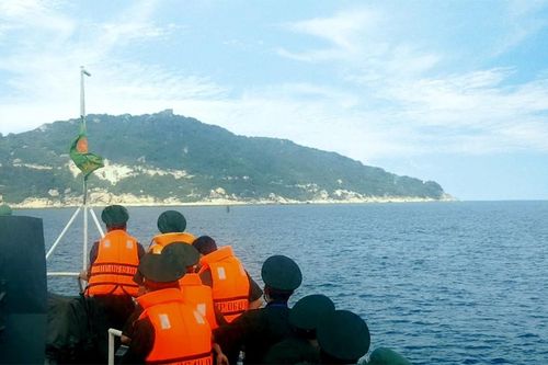 Quân khu 4 kiểm tra công tác huấn luyện sẵn sàng chiến đấu tại đảo Mắt