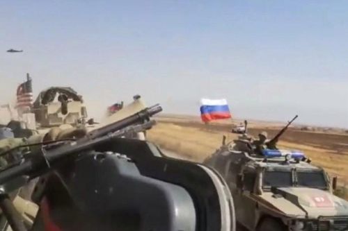 Xe quân sự Nga và Mỹ va chạm tại Syria, có người bị thương