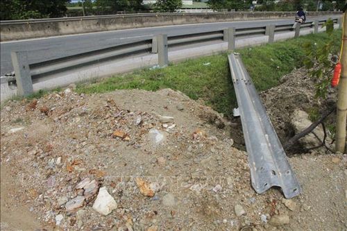 Phản hồi thông tin của TTXVN: Chấn chỉnh tình trạng tự ý phá kết cấu giao thông trên Quốc lộ 1A đoạn qua Hà Tĩnh
