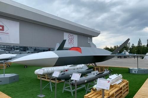 Nga ra mắt máy bay không người lái tàng hình 'sao chép' XQ-58A Valkyrie