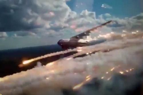 Mãn nhãn với màn 'thị uy' của máy bay Ilyushin IL-76MD Nga