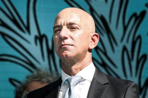 Tài sản của Jeff Bezos vượt 200 tỷ USD, Elon Musk gia nhập câu lạc bộ đại gia trăm tỷ