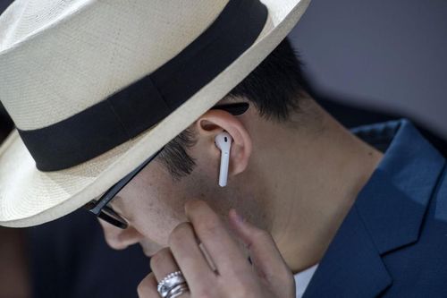 Doanh số AirPods đạt đỉnh cao, Apple vẫn mất thị phần vào tay đối thủ