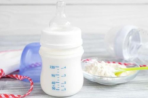 Những lưu ý pha sữa cho bé đúng cách và hợp vệ sinh