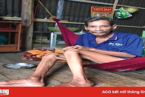 Chồng bị viêm phổi, vợ tâm thần rất cần được giúp đỡ