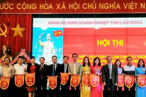 Tiếp tục khẳng định tổ chức Đảng trong doanh nghiệp Nhà nước sở hữu dưới 50% vốn và công ty cổ phần tư nhân