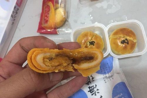 Chặn đứng hàng tấn bánh Trung thu và hộp trà hoa quả không rõ nguồn gốc