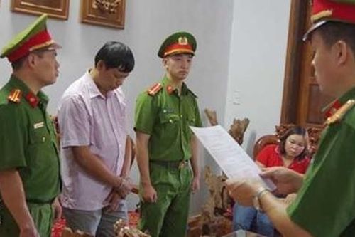 Bắt tạm giam đối tượng khai thác trái phép rừng