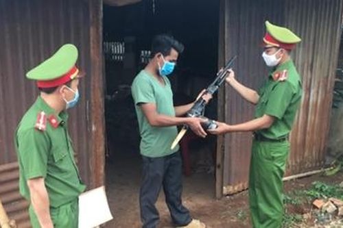 Công an Đắk Nông vận động giao nộp và thu hồi được 362 súng tự chế các loại