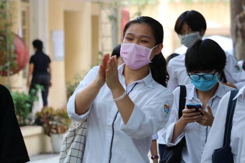 Đề thi vừa sức, tại sao điểm trung bình tiếng Anh, Lịch sử vẫn đứng bét bảng?