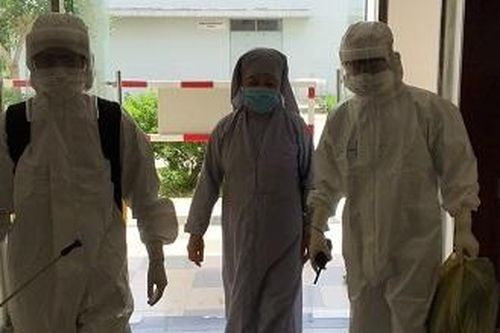Hội chẩn xuyên đêm cứu sống bệnh nhân COVID-19